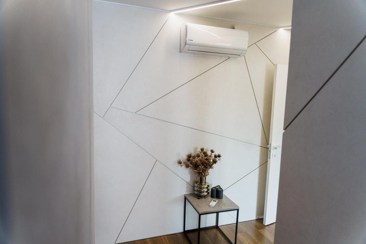 Vip Apartment- Розумний Дім Lviv Exterior photo